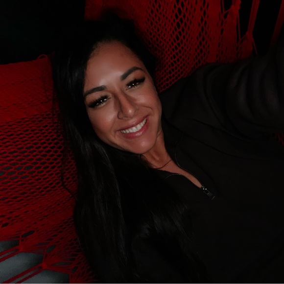 Meet your Posher, Loren - Picture 4 of 4